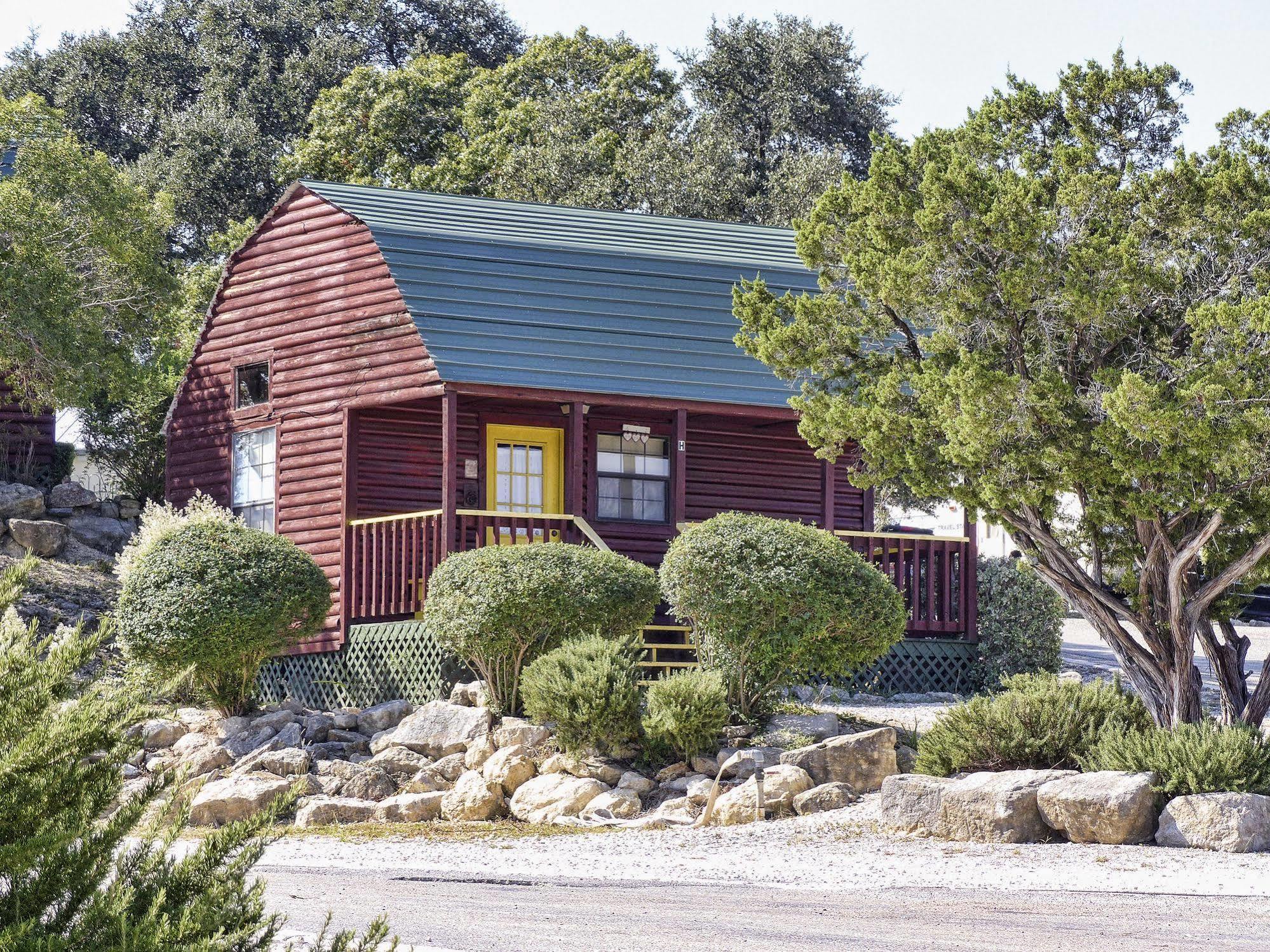 Top Of The Hill Rv Resort & Cabins Waring Εξωτερικό φωτογραφία