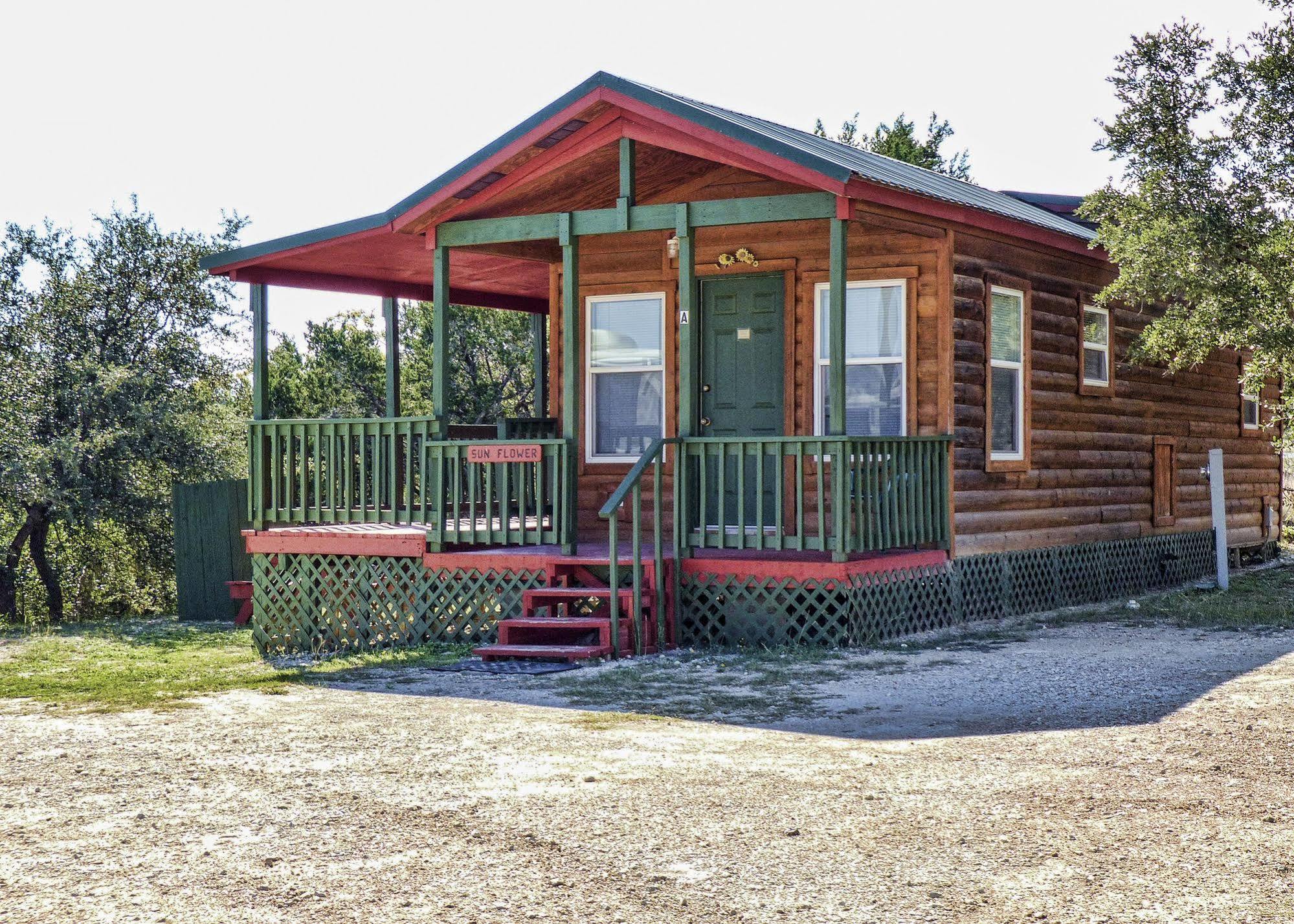 Top Of The Hill Rv Resort & Cabins Waring Εξωτερικό φωτογραφία