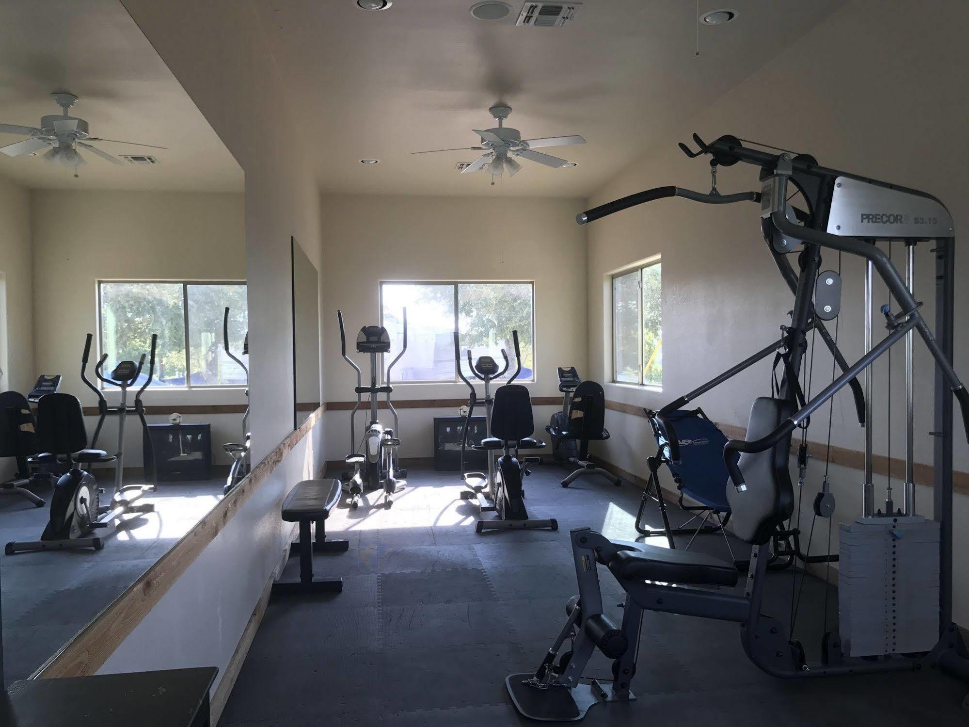 Top Of The Hill Rv Resort & Cabins Waring Εξωτερικό φωτογραφία