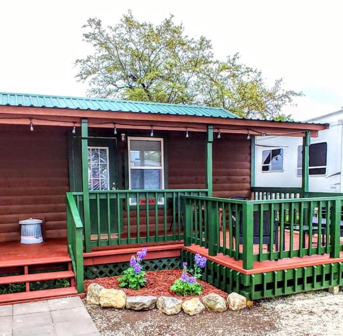 Top Of The Hill Rv Resort & Cabins Waring Εξωτερικό φωτογραφία